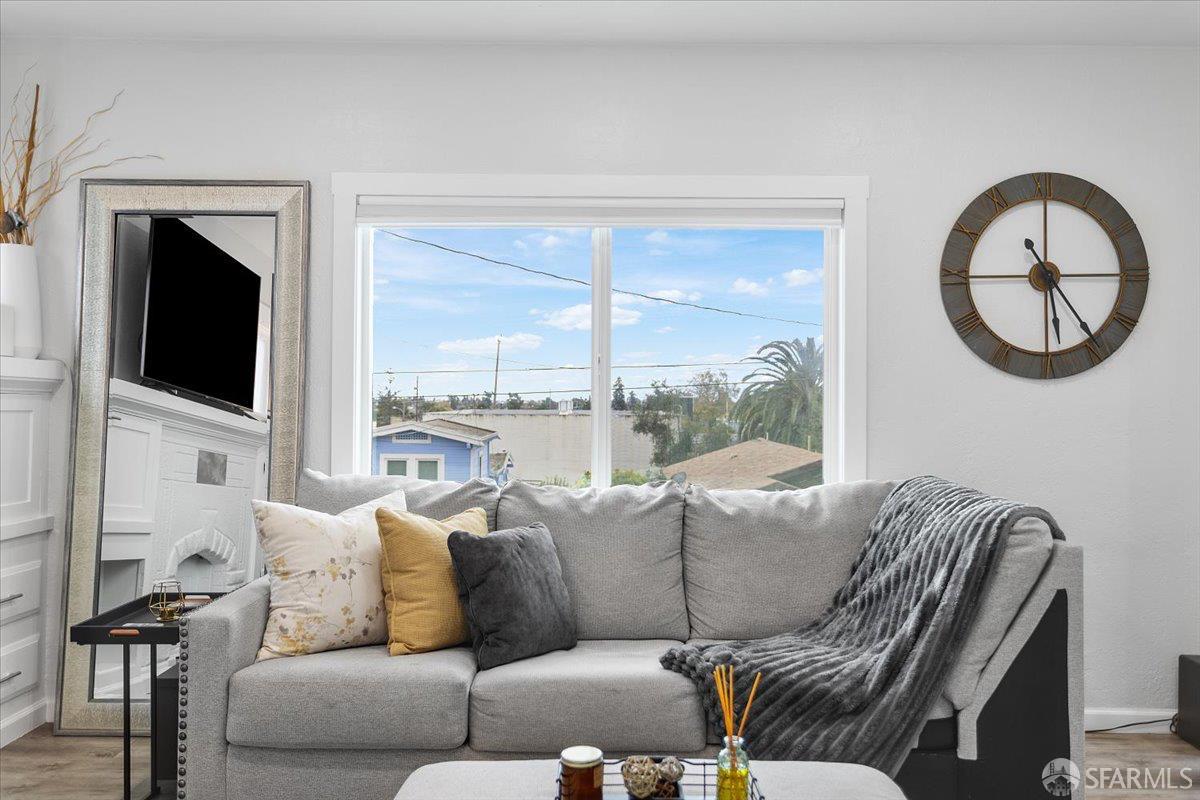 Detail Gallery Image 6 of 28 For 6672 Brann St, Oakland,  CA 94605 - 2 Beds | 1 Baths