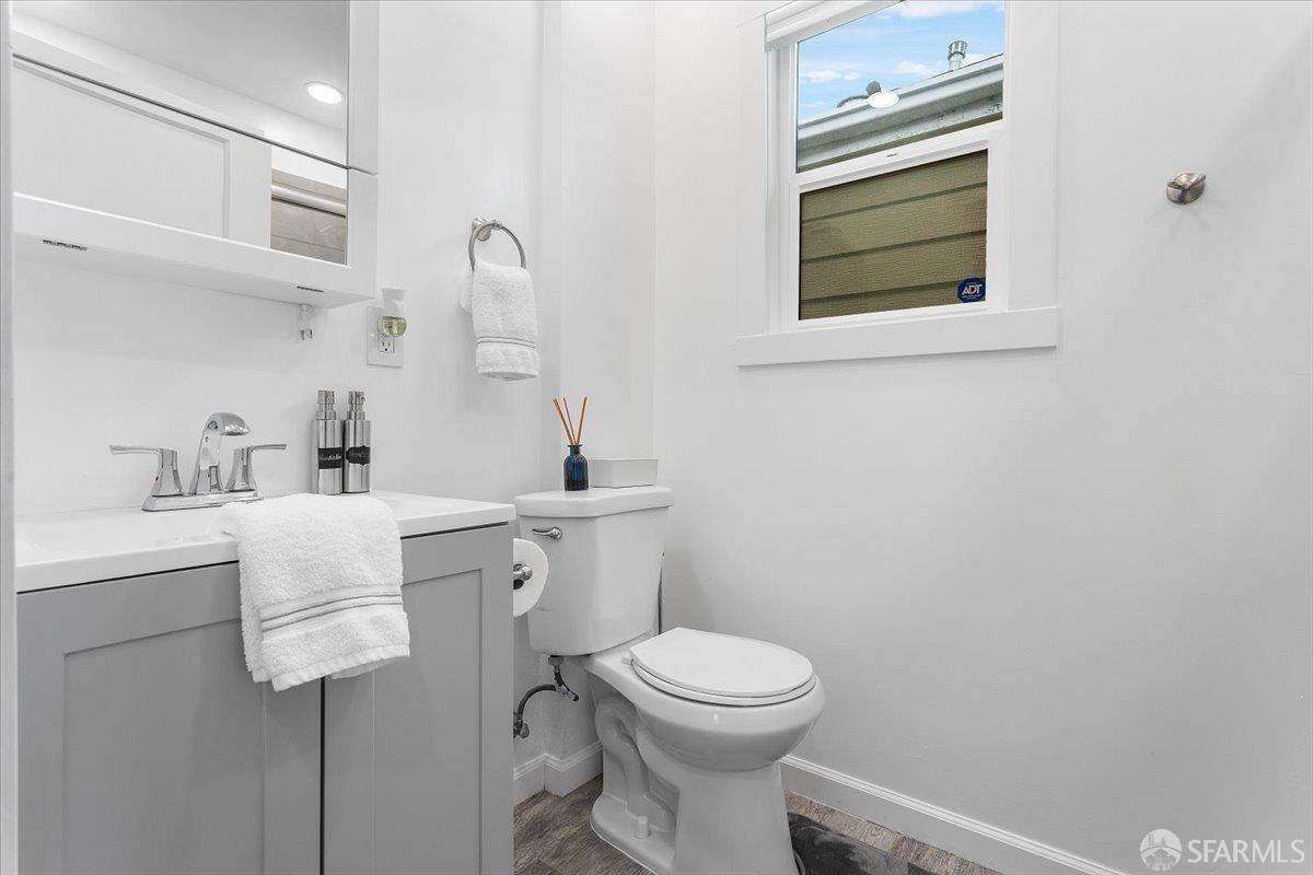 Detail Gallery Image 9 of 28 For 6672 Brann St, Oakland,  CA 94605 - 2 Beds | 1 Baths