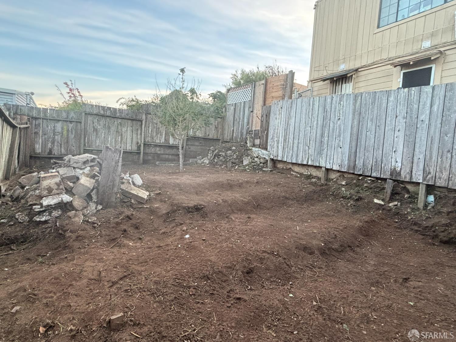 Detail Gallery Image 10 of 29 For 107 Dwight St, San Francisco,  CA 94134 - 2 Beds | 1 Baths