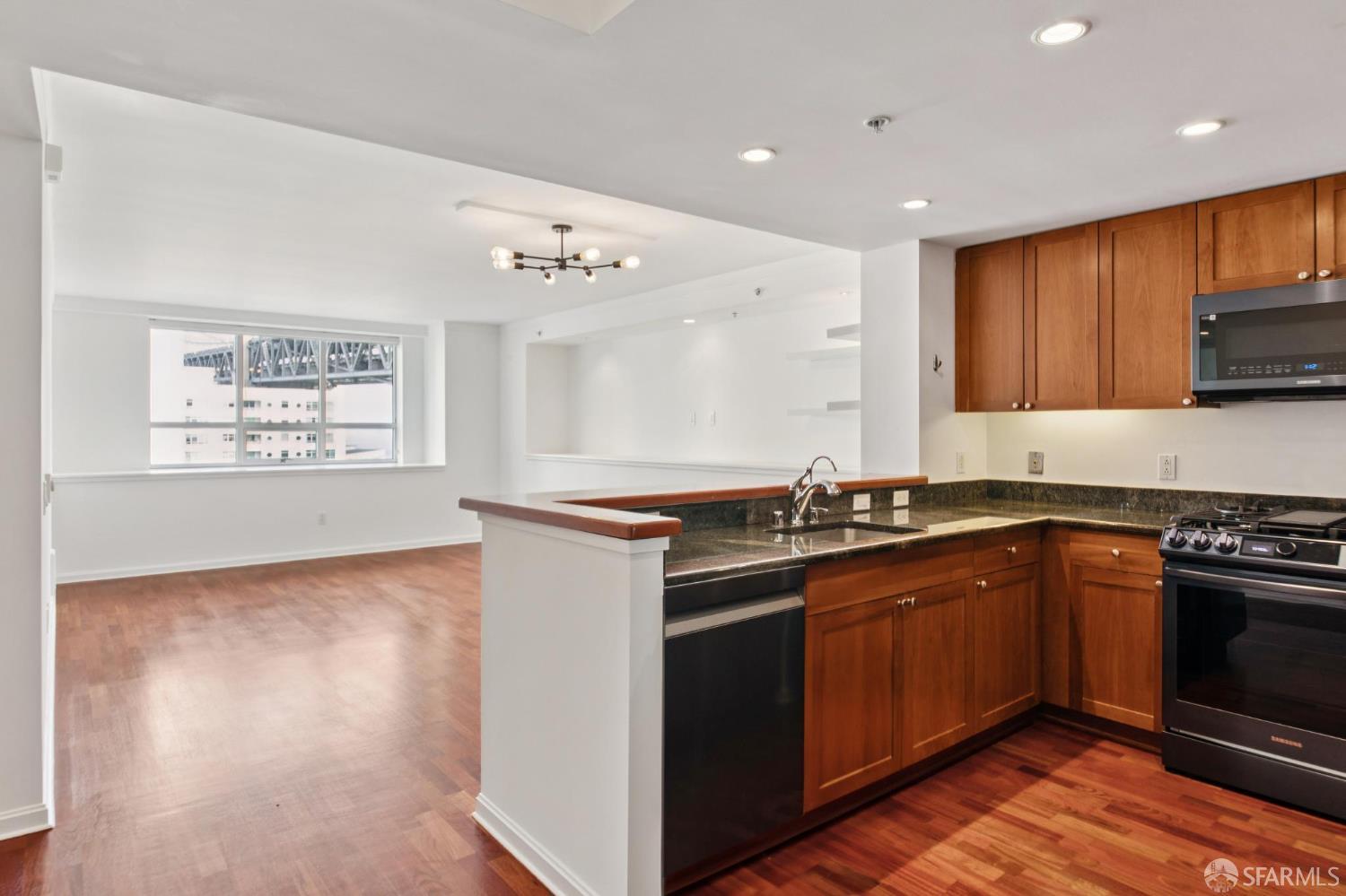 Detail Gallery Image 2 of 25 For 400 Beale St #907,  San Francisco,  CA 94105 - 2 Beds | 2 Baths