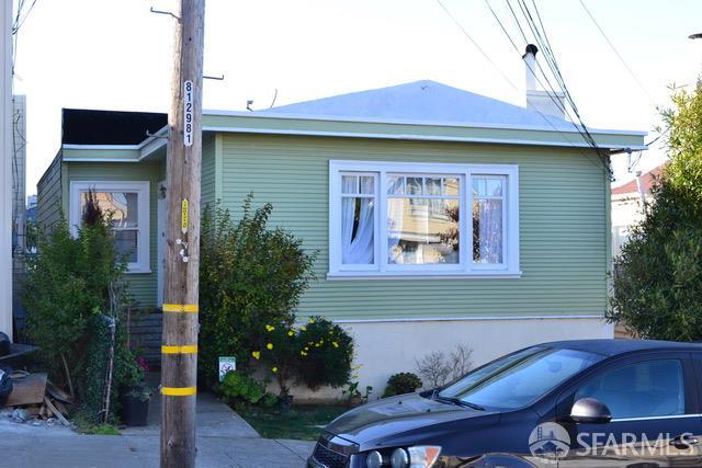 Detail Gallery Image 2 of 6 For 329 Faxon Ave, San Francisco,  CA 94112 - 2 Beds | 1 Baths