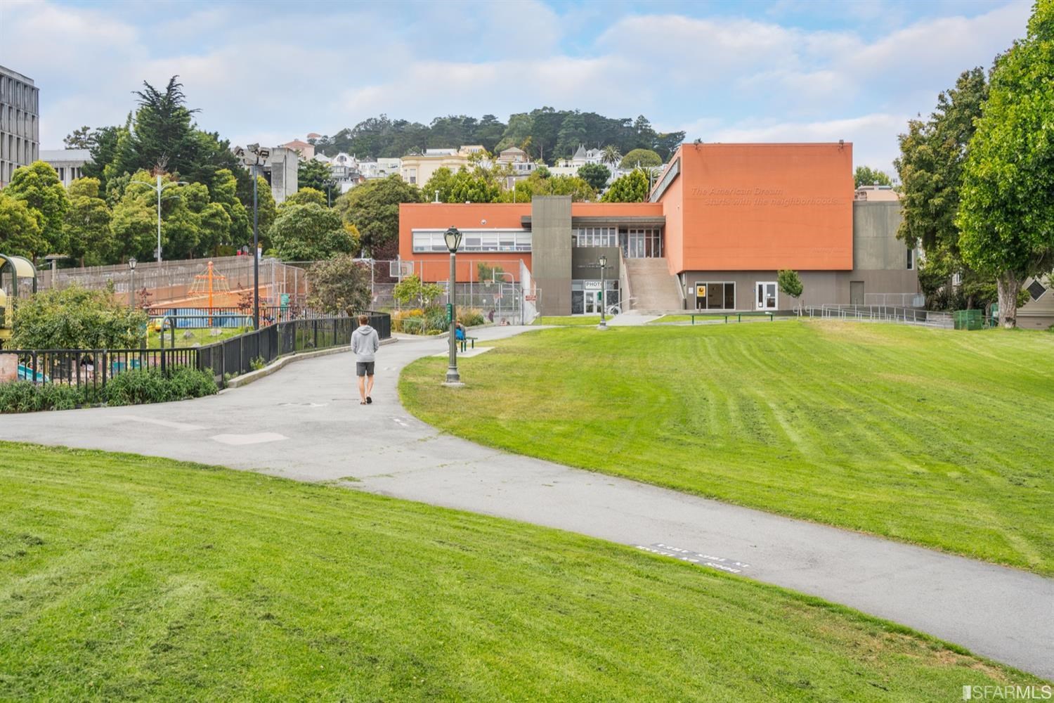 Detail Gallery Image 35 of 36 For 3264 Market St, San Francisco,  CA 94114 - 3 Beds | 2 Baths