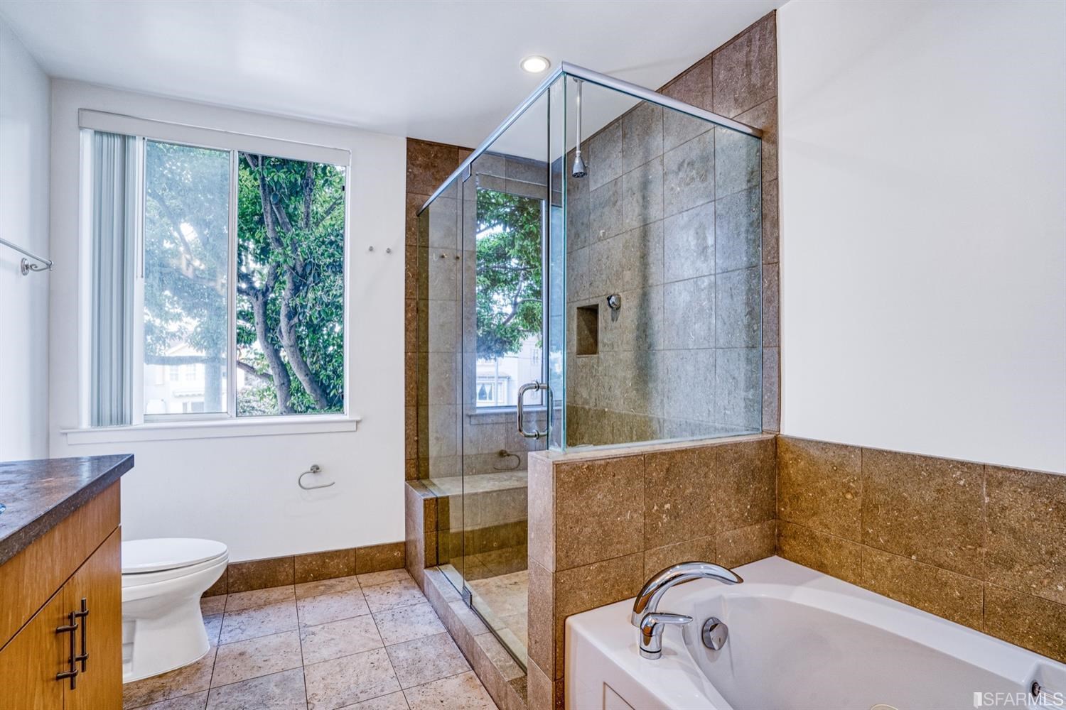 Detail Gallery Image 16 of 36 For 3264 Market St, San Francisco,  CA 94114 - 3 Beds | 2 Baths