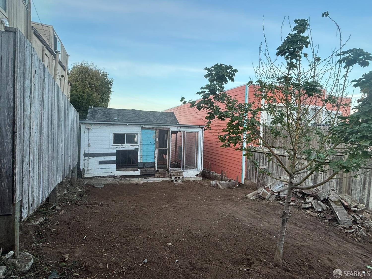 Detail Gallery Image 13 of 29 For 107 Dwight St, San Francisco,  CA 94134 - 2 Beds | 1 Baths