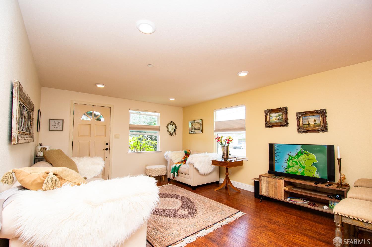 Detail Gallery Image 13 of 24 For 40 Encina Ave, Monterey,  CA 93940 - 3 Beds | 2 Baths