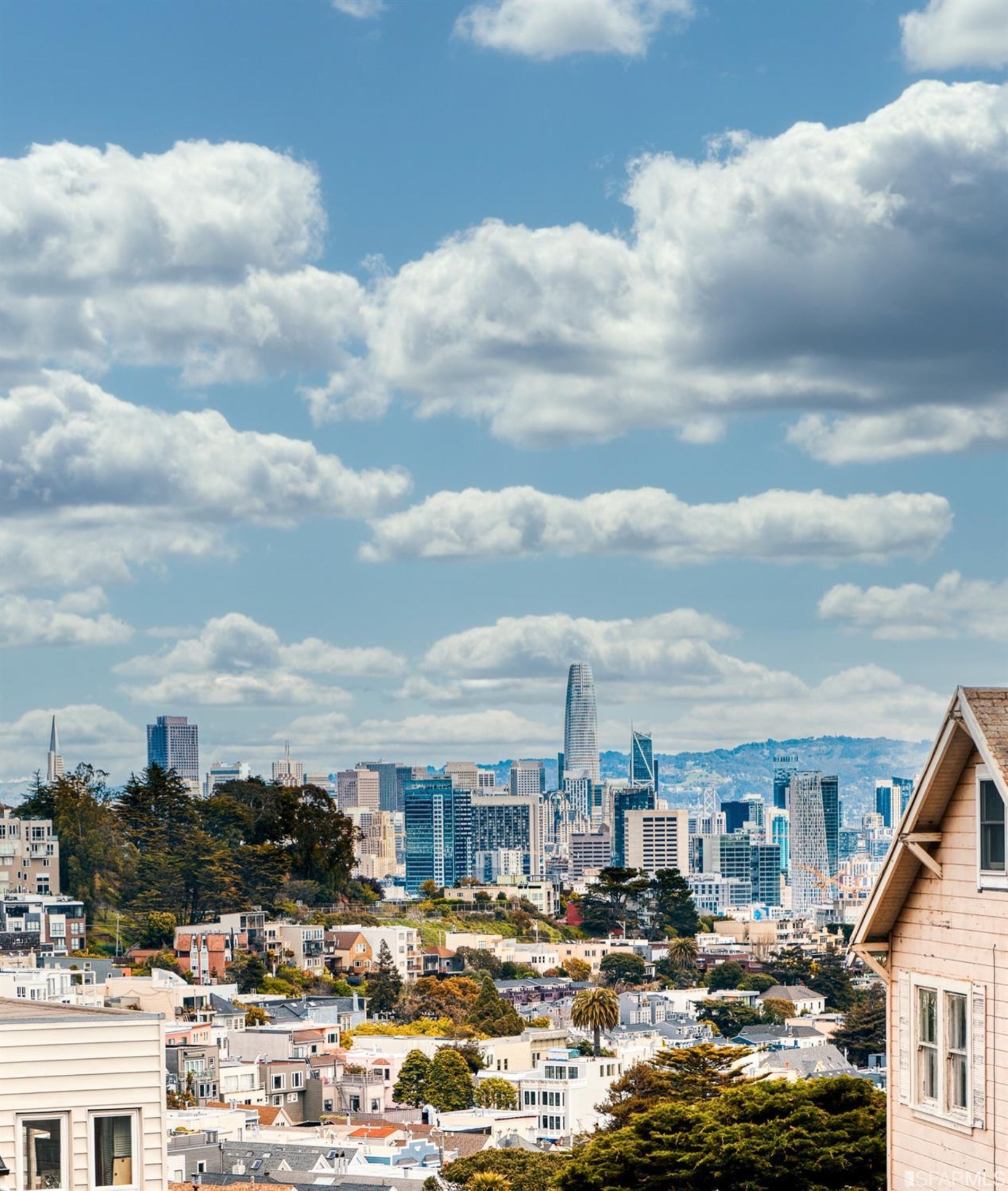 Detail Gallery Image 2 of 36 For 3264 Market St, San Francisco,  CA 94114 - 3 Beds | 2 Baths