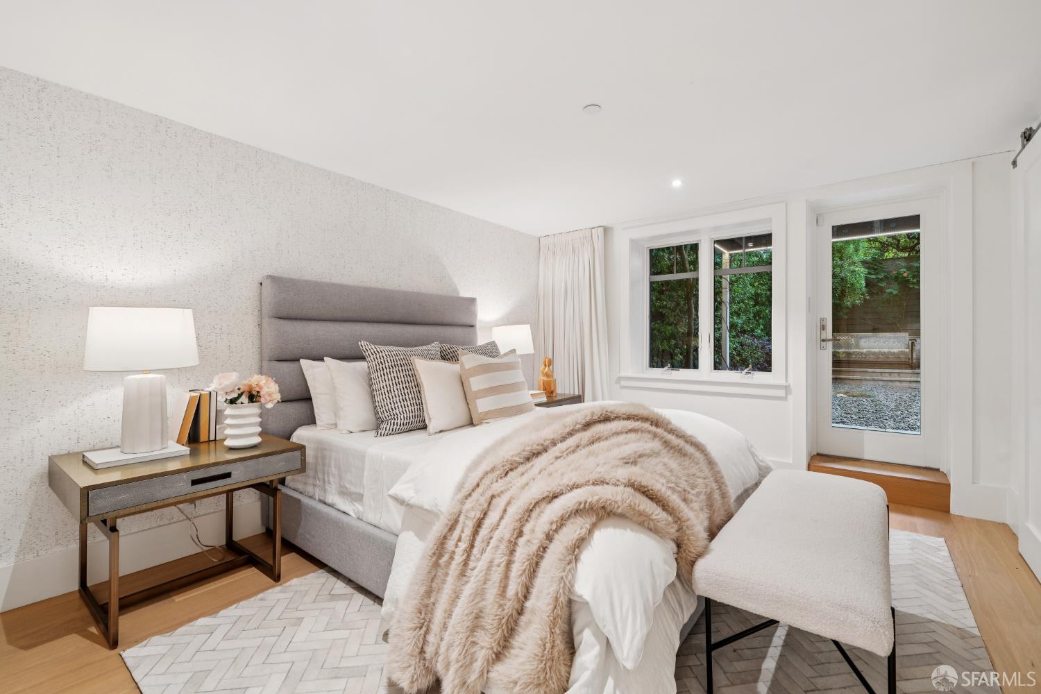 Detail Gallery Image 69 of 91 For 2550 Baker St, San Francisco,  CA 94123 - 5 Beds | 4/1 Baths