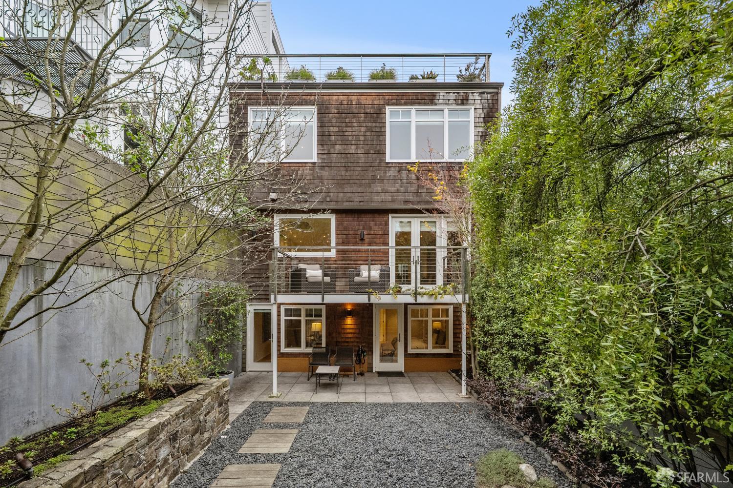 Detail Gallery Image 78 of 91 For 2550 Baker St, San Francisco,  CA 94123 - 5 Beds | 4/1 Baths