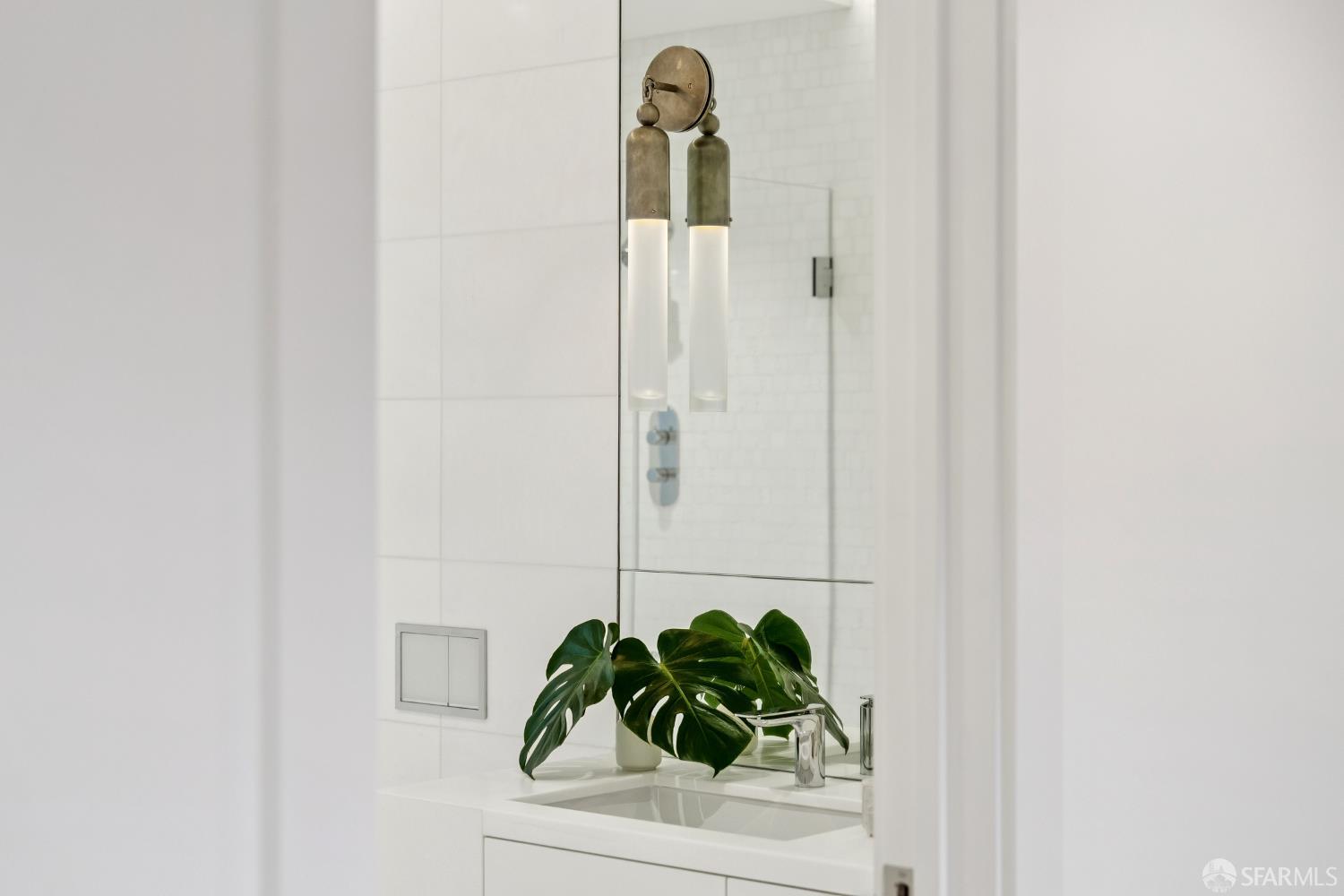 Detail Gallery Image 35 of 91 For 2550 Baker St, San Francisco,  CA 94123 - 5 Beds | 4/1 Baths