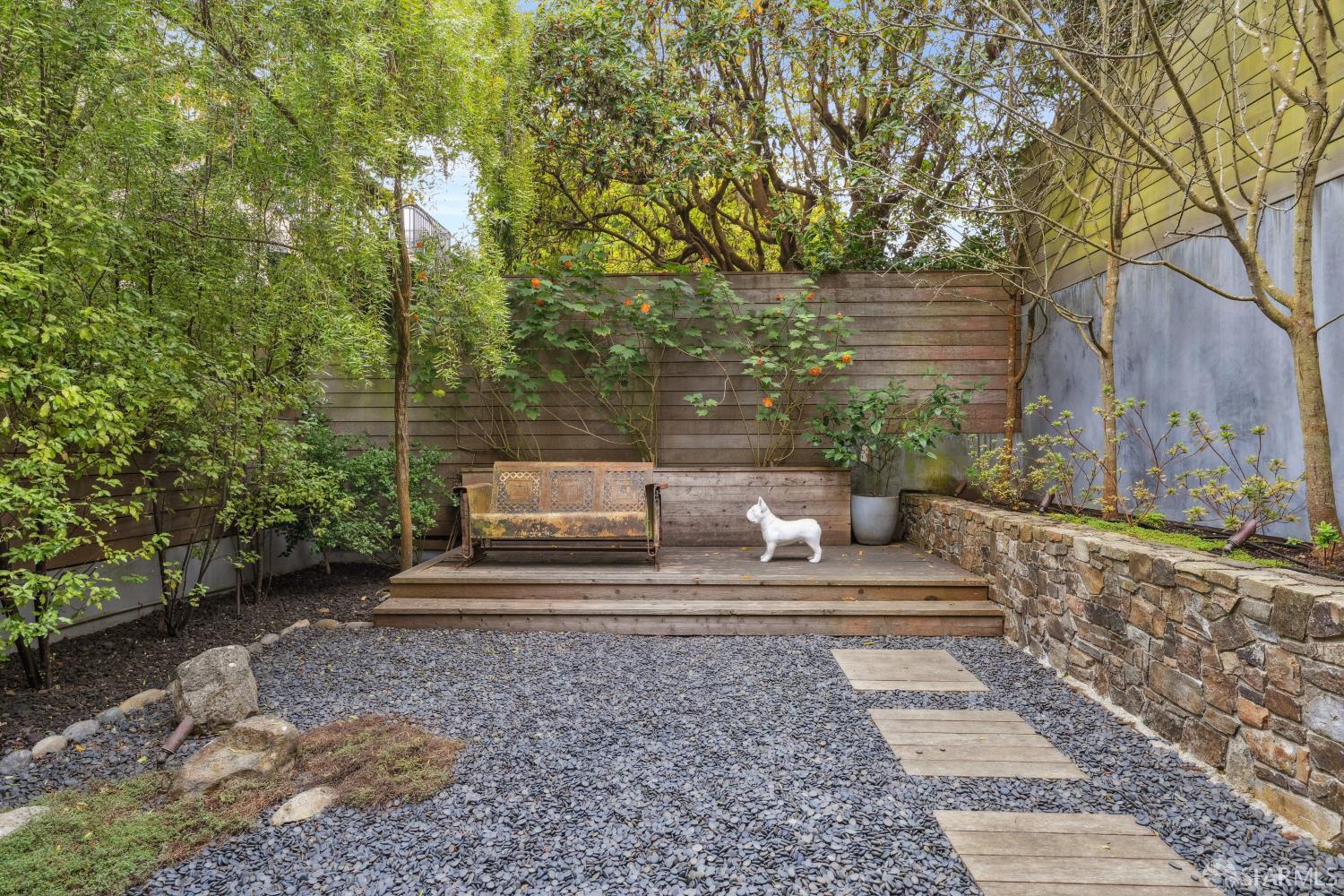 Detail Gallery Image 76 of 91 For 2550 Baker St, San Francisco,  CA 94123 - 5 Beds | 4/1 Baths