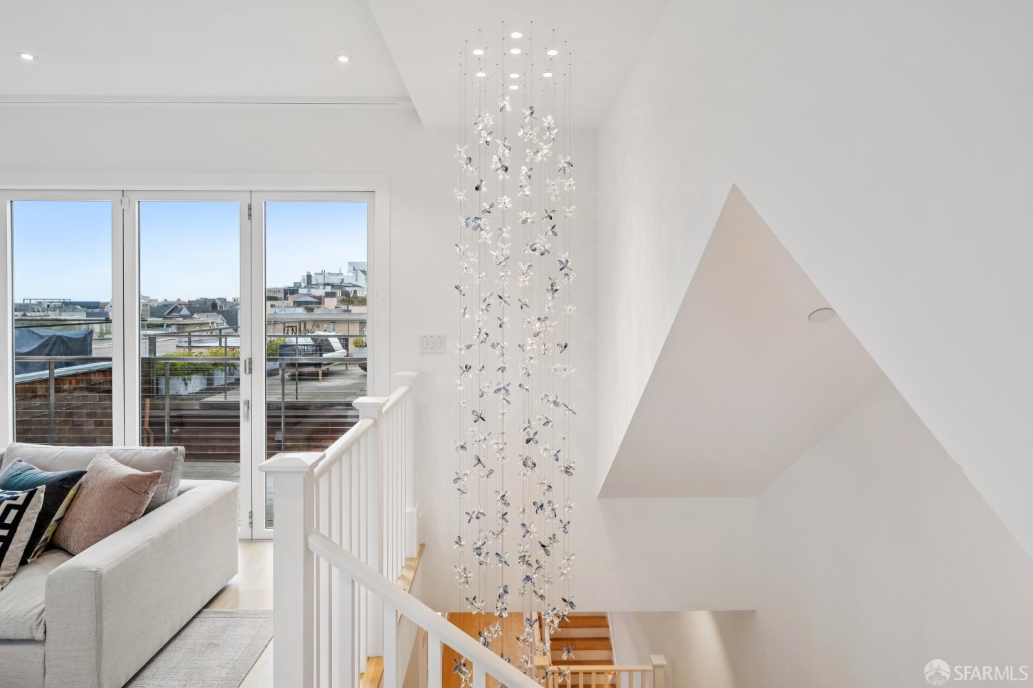 Detail Gallery Image 55 of 91 For 2550 Baker St, San Francisco,  CA 94123 - 5 Beds | 4/1 Baths