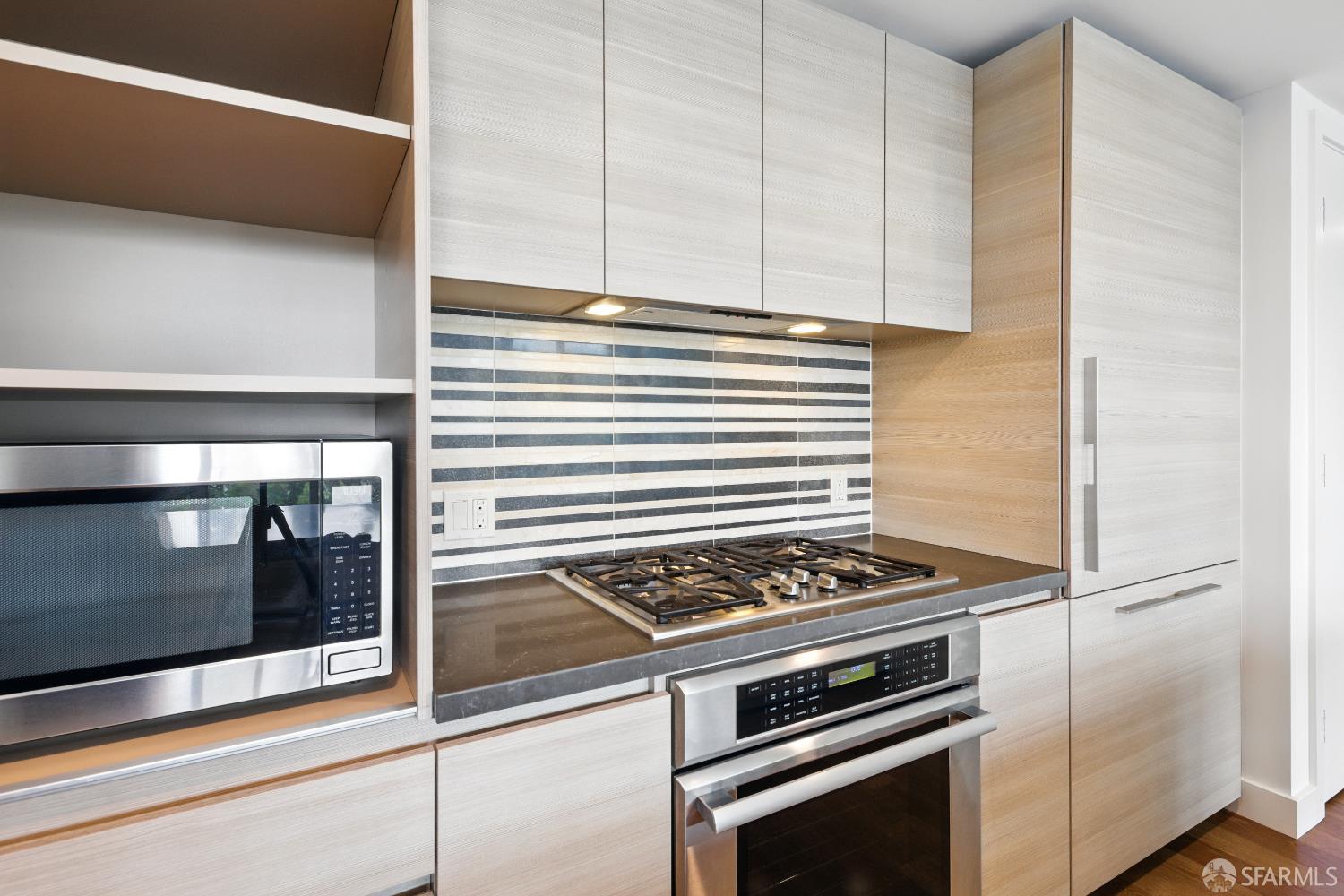 Photo #10: 425091359 Listing: Photo #10