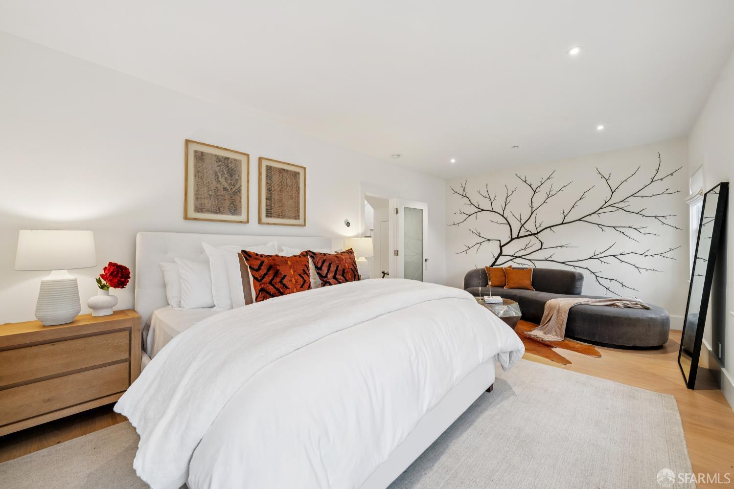 Detail Gallery Image 42 of 91 For 2550 Baker St, San Francisco,  CA 94123 - 5 Beds | 4/1 Baths