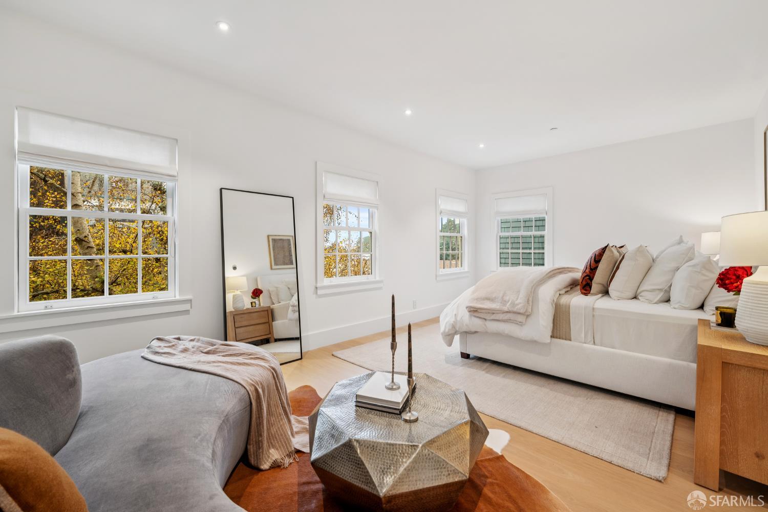 Detail Gallery Image 39 of 91 For 2550 Baker St, San Francisco,  CA 94123 - 5 Beds | 4/1 Baths