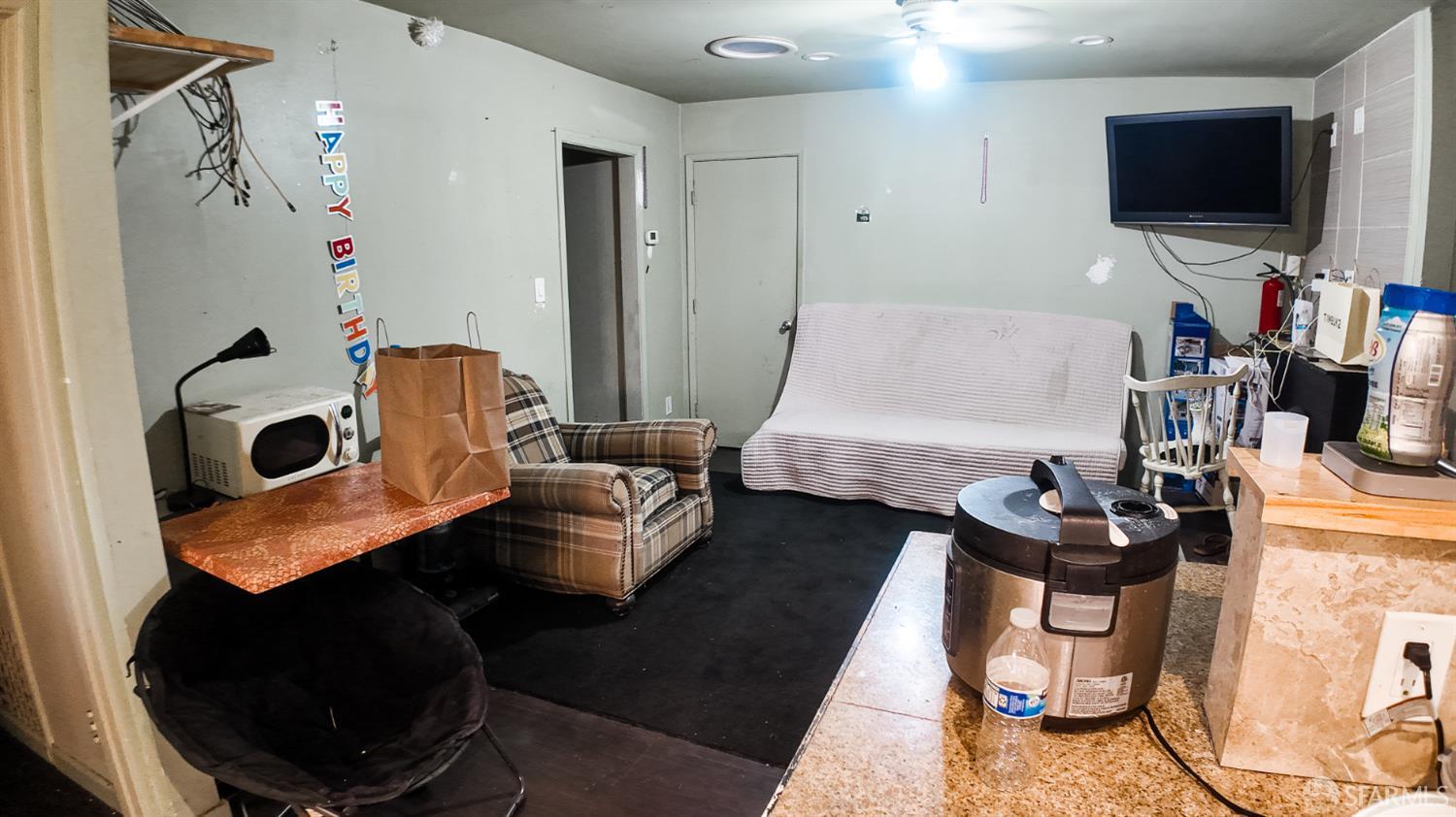 Detail Gallery Image 11 of 32 For 2719 Xavier St, East Palo Alto,  CA 94303 - 7 Beds | 4/1 Baths