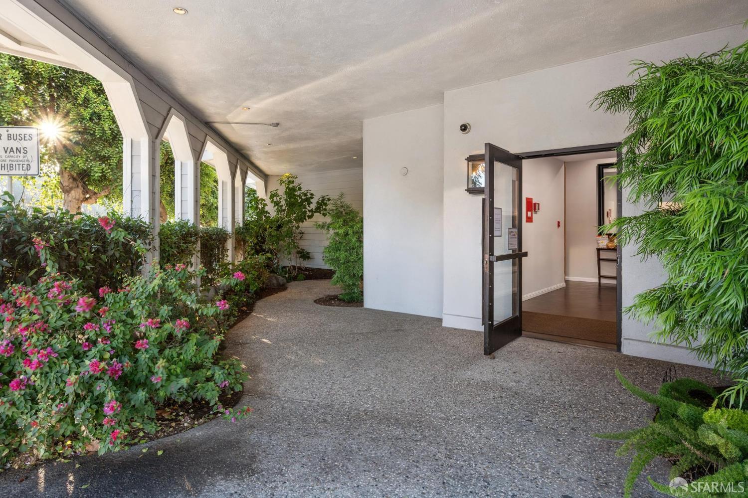 Detail Gallery Image 30 of 42 For 3501 Laguna St #208,  San Francisco,  CA 94123 - 1 Beds | 1 Baths