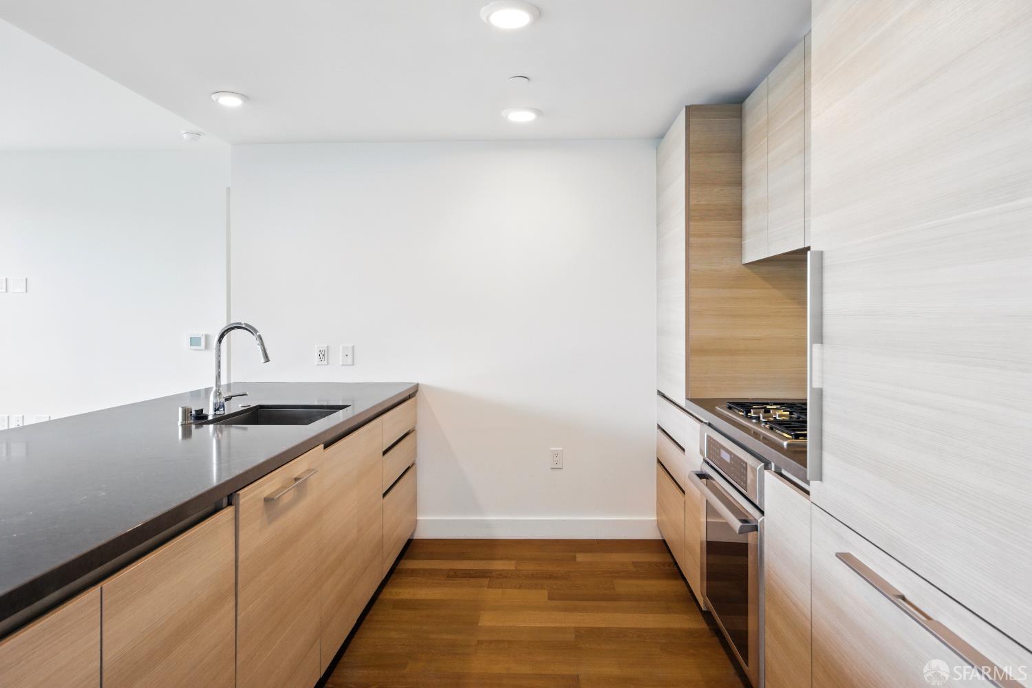 Photo #9: 425091359 Listing: Photo #9