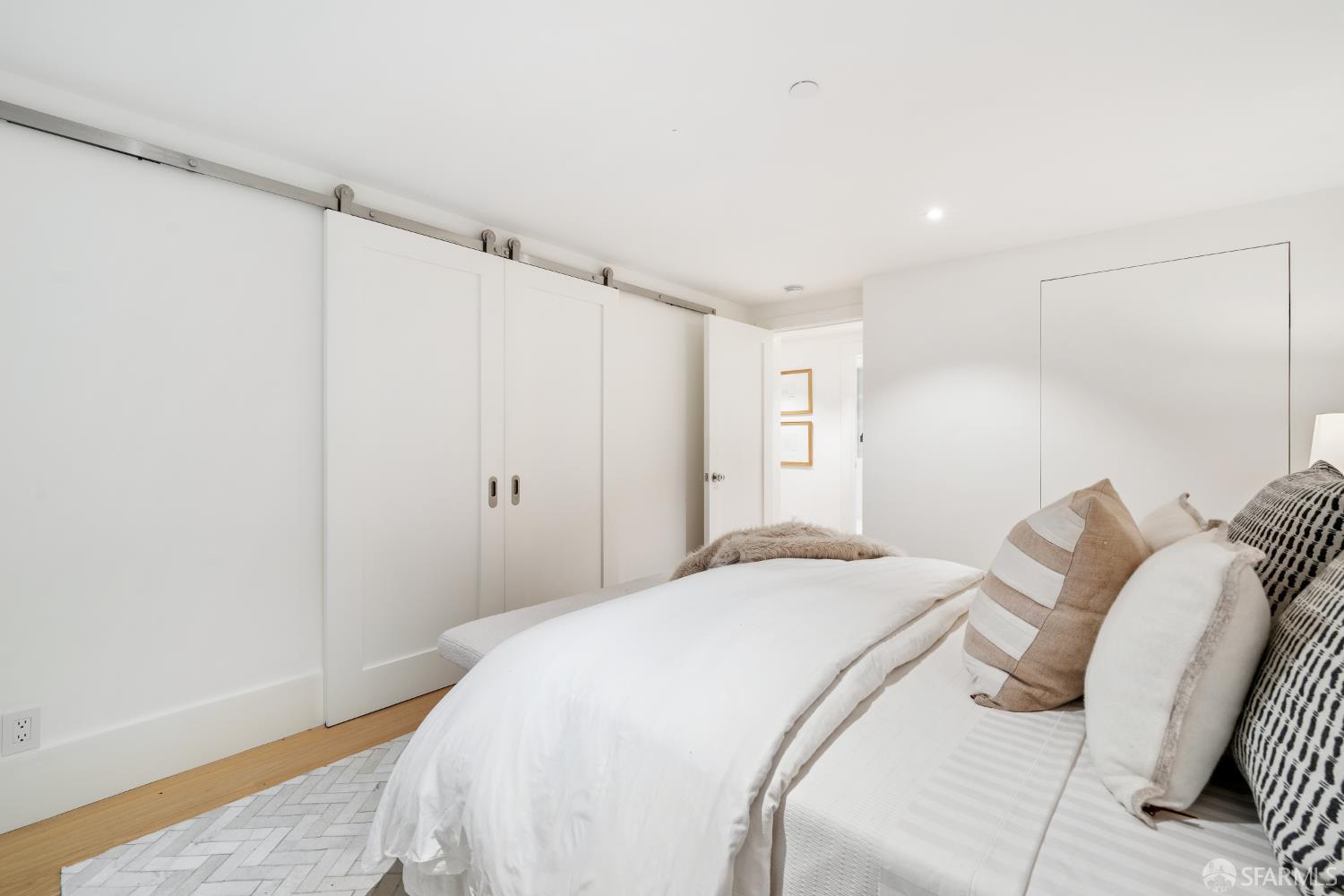 Detail Gallery Image 72 of 91 For 2550 Baker St, San Francisco,  CA 94123 - 5 Beds | 4/1 Baths