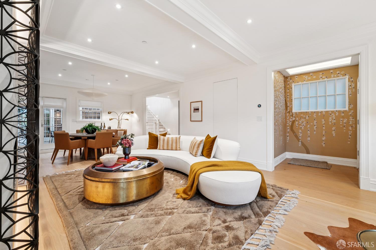 Detail Gallery Image 6 of 91 For 2550 Baker St, San Francisco,  CA 94123 - 5 Beds | 4/1 Baths