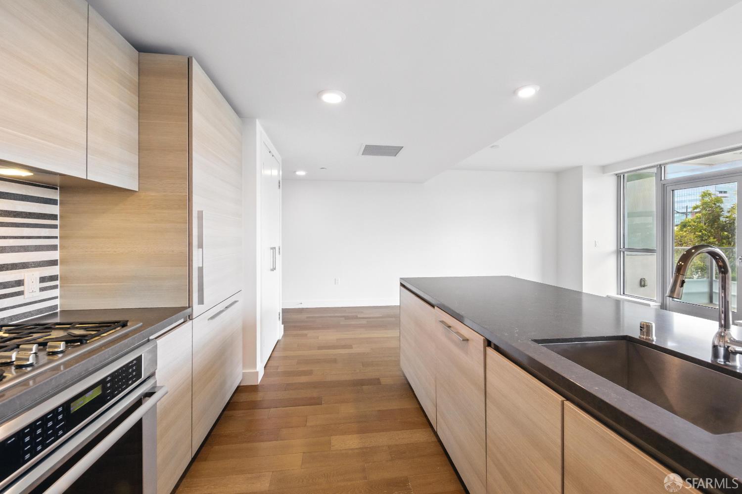 Photo #12: 425091359 Listing: Photo #12