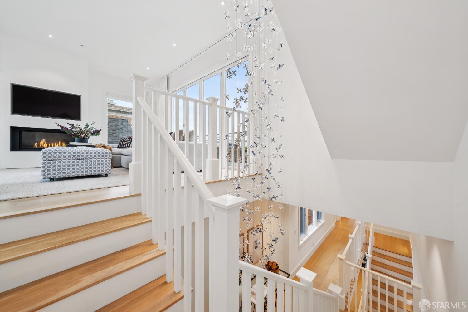 Detail Gallery Image 53 of 91 For 2550 Baker St, San Francisco,  CA 94123 - 5 Beds | 4/1 Baths