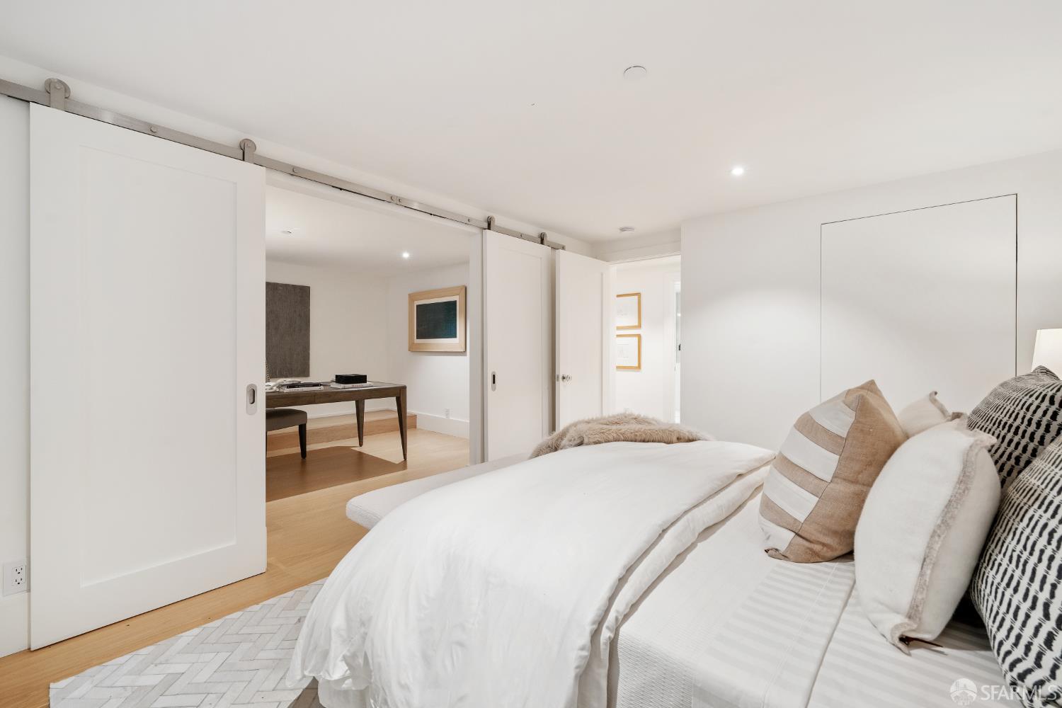 Detail Gallery Image 71 of 91 For 2550 Baker St, San Francisco,  CA 94123 - 5 Beds | 4/1 Baths