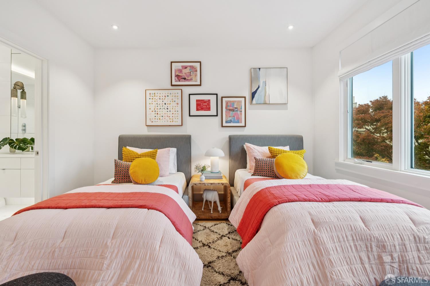 Detail Gallery Image 33 of 91 For 2550 Baker St, San Francisco,  CA 94123 - 5 Beds | 4/1 Baths