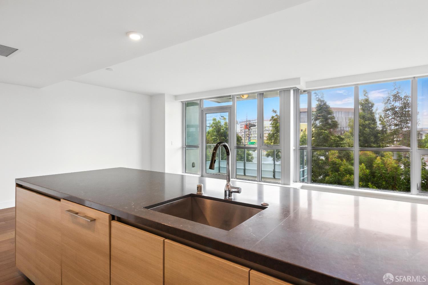 Photo #11: 425091359 Listing: Photo #11