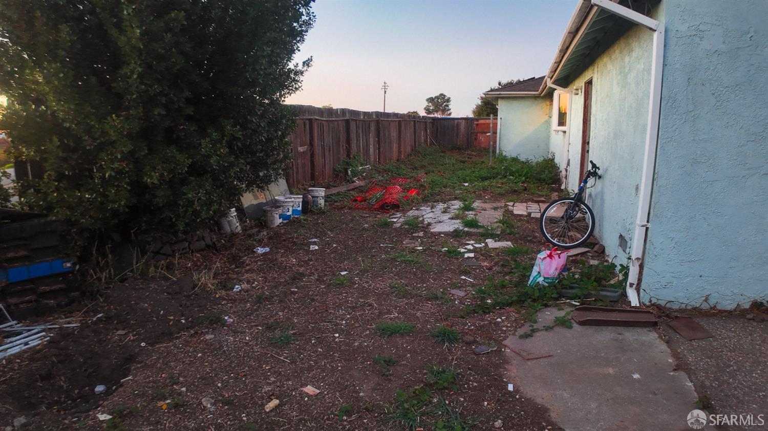 Detail Gallery Image 17 of 32 For 2719 Xavier St, East Palo Alto,  CA 94303 - 7 Beds | 4/1 Baths