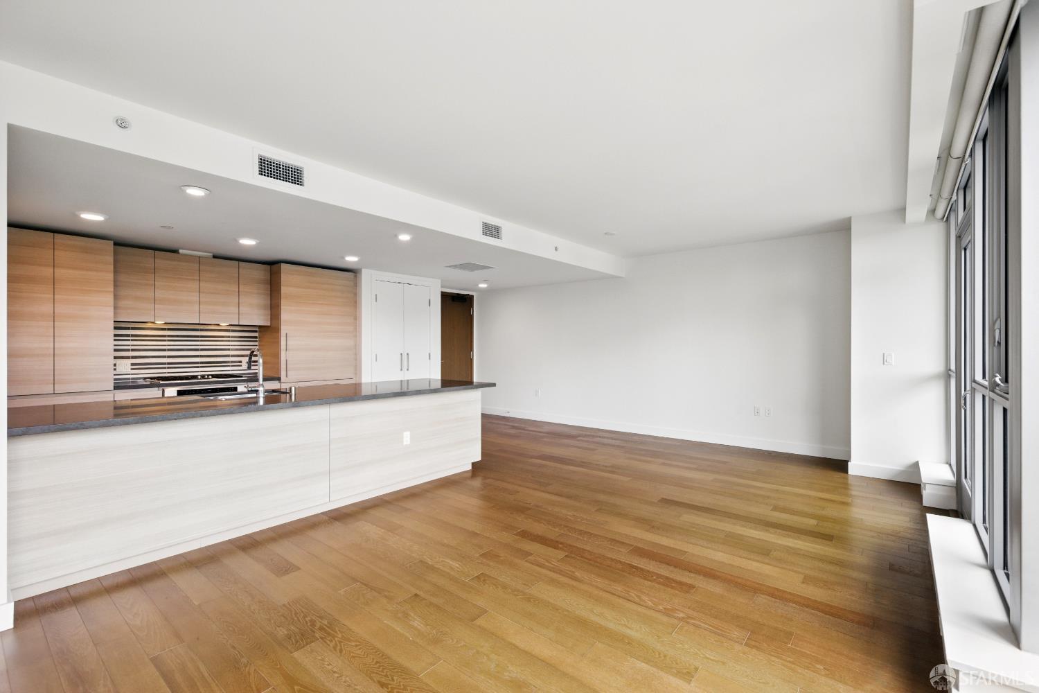 Photo #19: 425091359 Listing: Photo #19