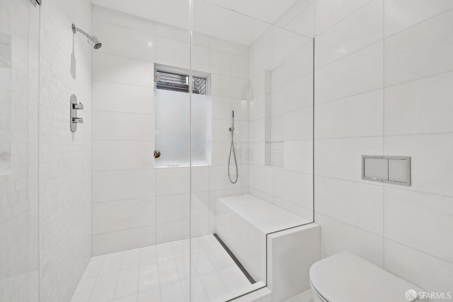 Detail Gallery Image 36 of 91 For 2550 Baker St, San Francisco,  CA 94123 - 5 Beds | 4/1 Baths