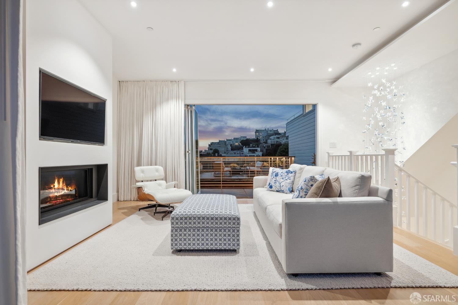 Detail Gallery Image 80 of 91 For 2550 Baker St, San Francisco,  CA 94123 - 5 Beds | 4/1 Baths