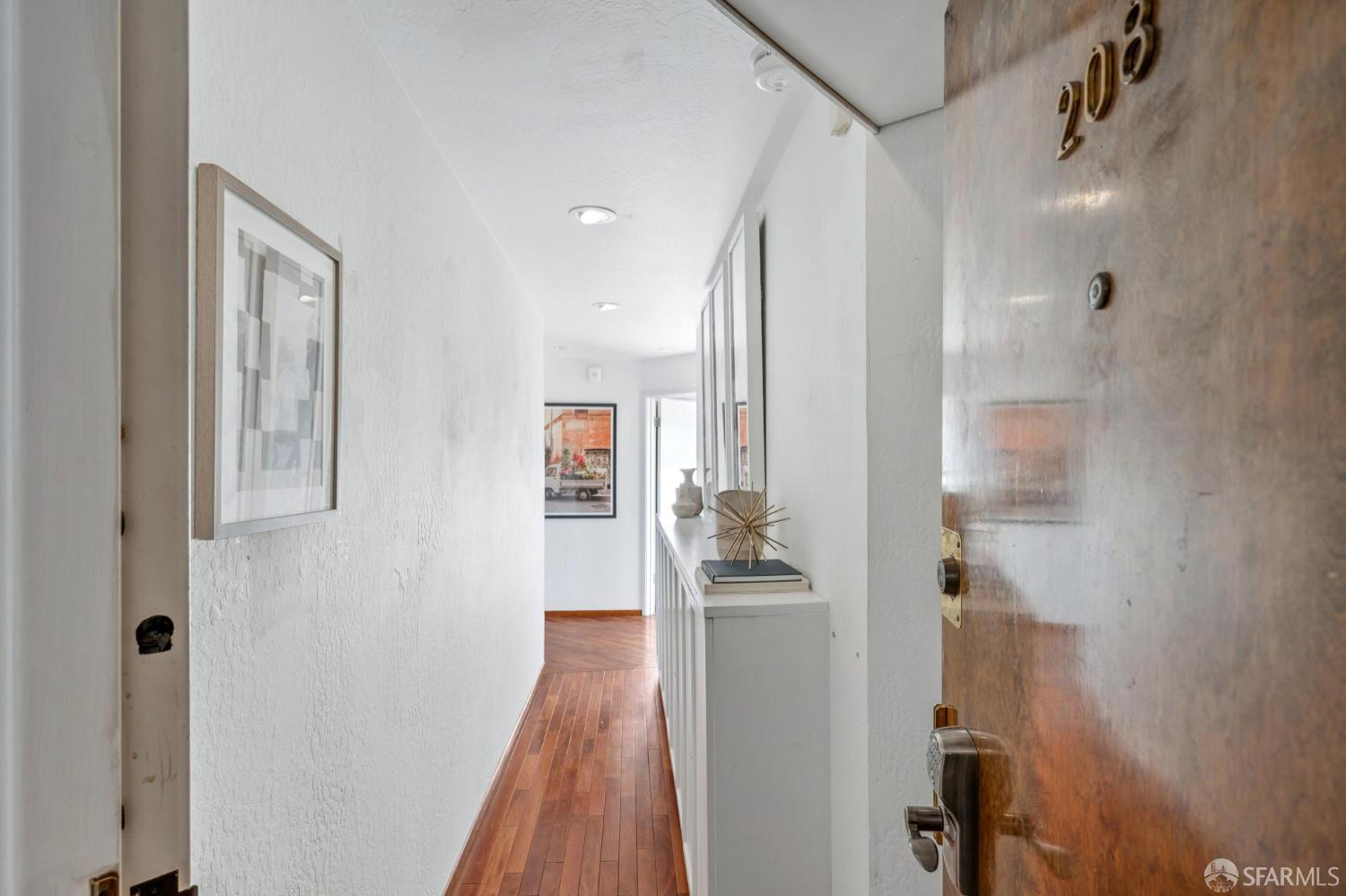 Detail Gallery Image 3 of 42 For 3501 Laguna St #208,  San Francisco,  CA 94123 - 1 Beds | 1 Baths