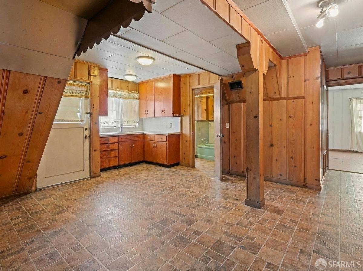 Detail Gallery Image 5 of 25 For 66 Williams Ave, San Francisco,  CA 94124 - 3 Beds | 2 Baths