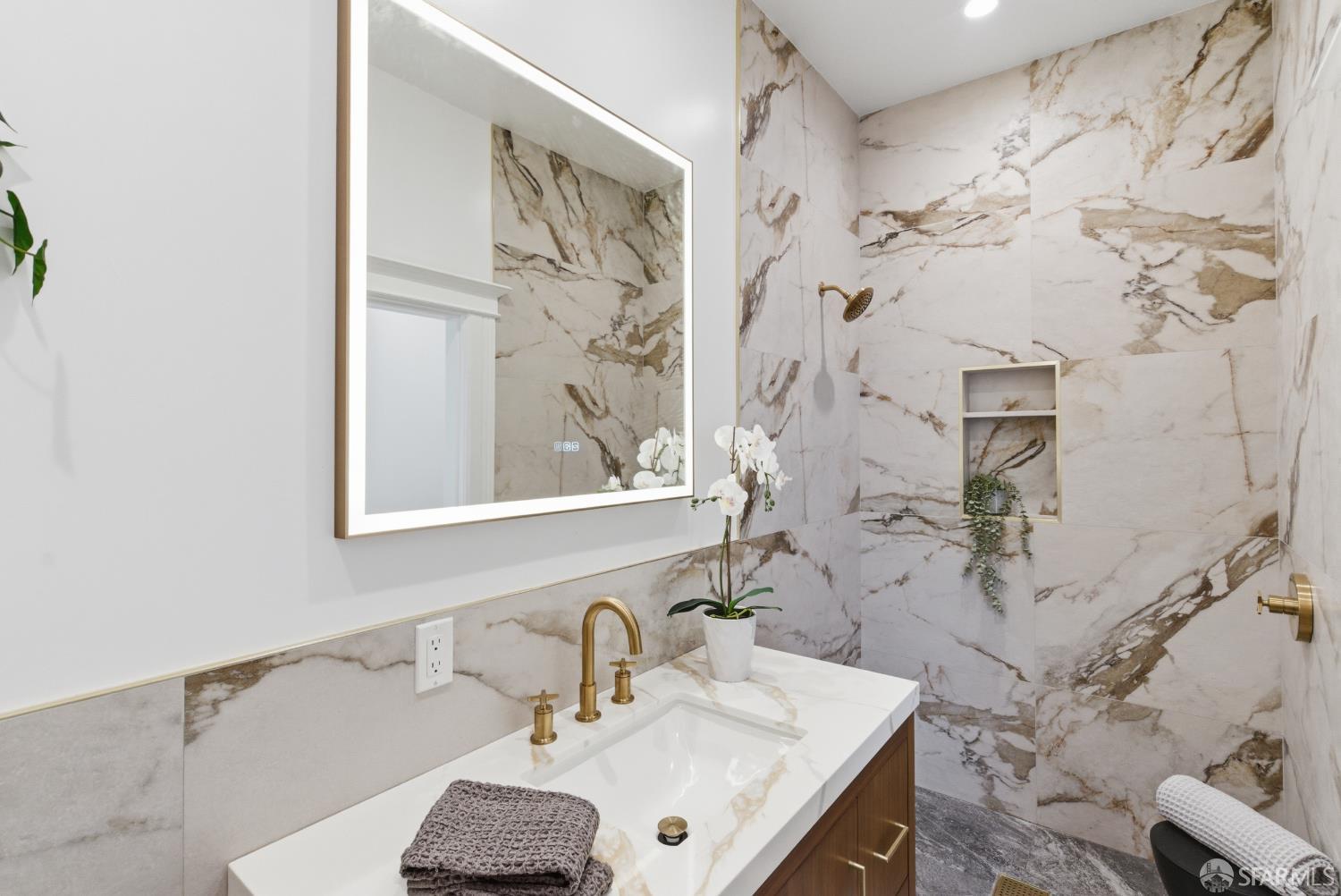 Detail Gallery Image 8 of 18 For 18 Sanchez St #20,  San Francisco,  CA 94114 - 3 Beds | 2 Baths