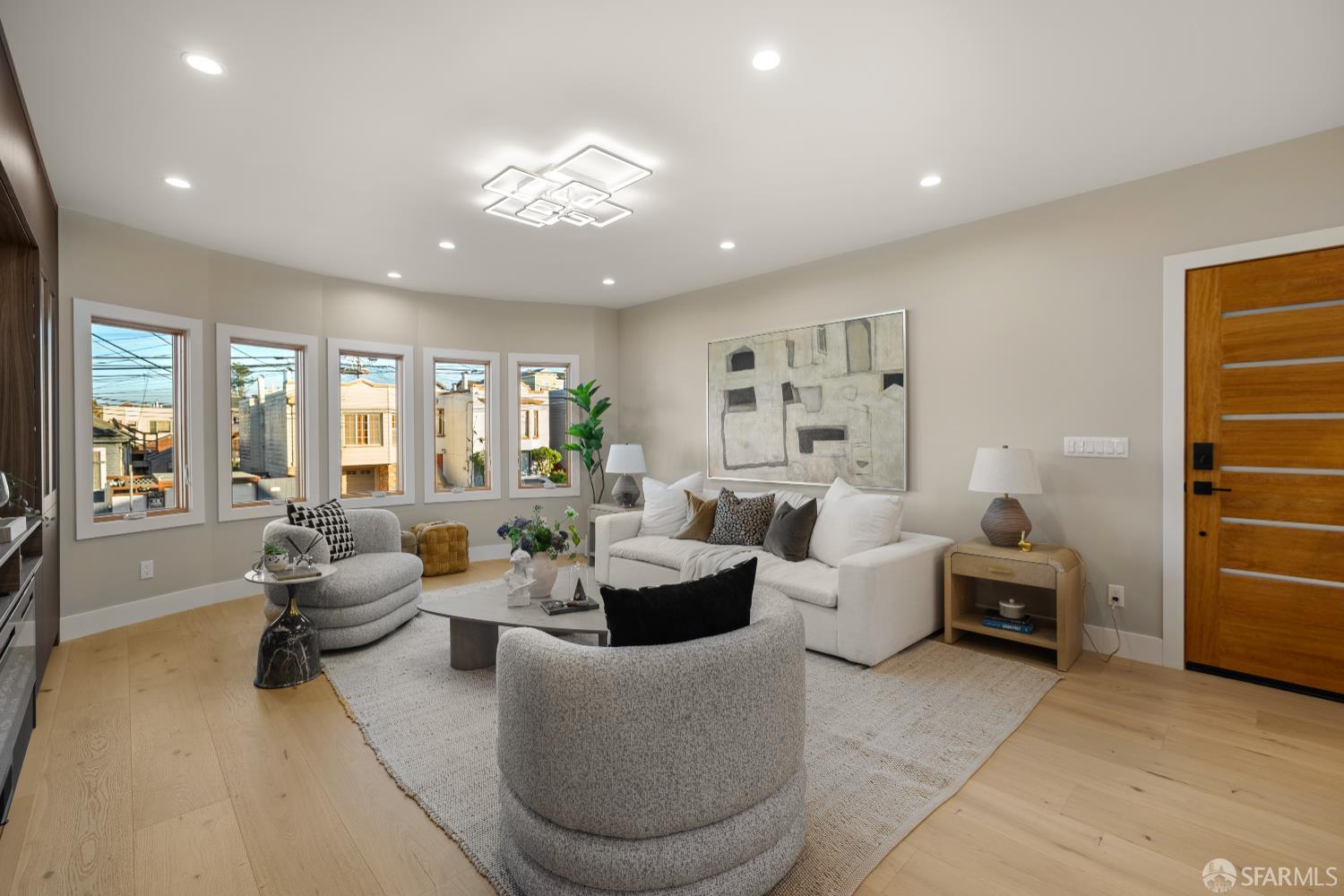 Detail Gallery Image 9 of 82 For 1047 Plymouth Ave, San Francisco,  CA 94112 - 4 Beds | 4 Baths