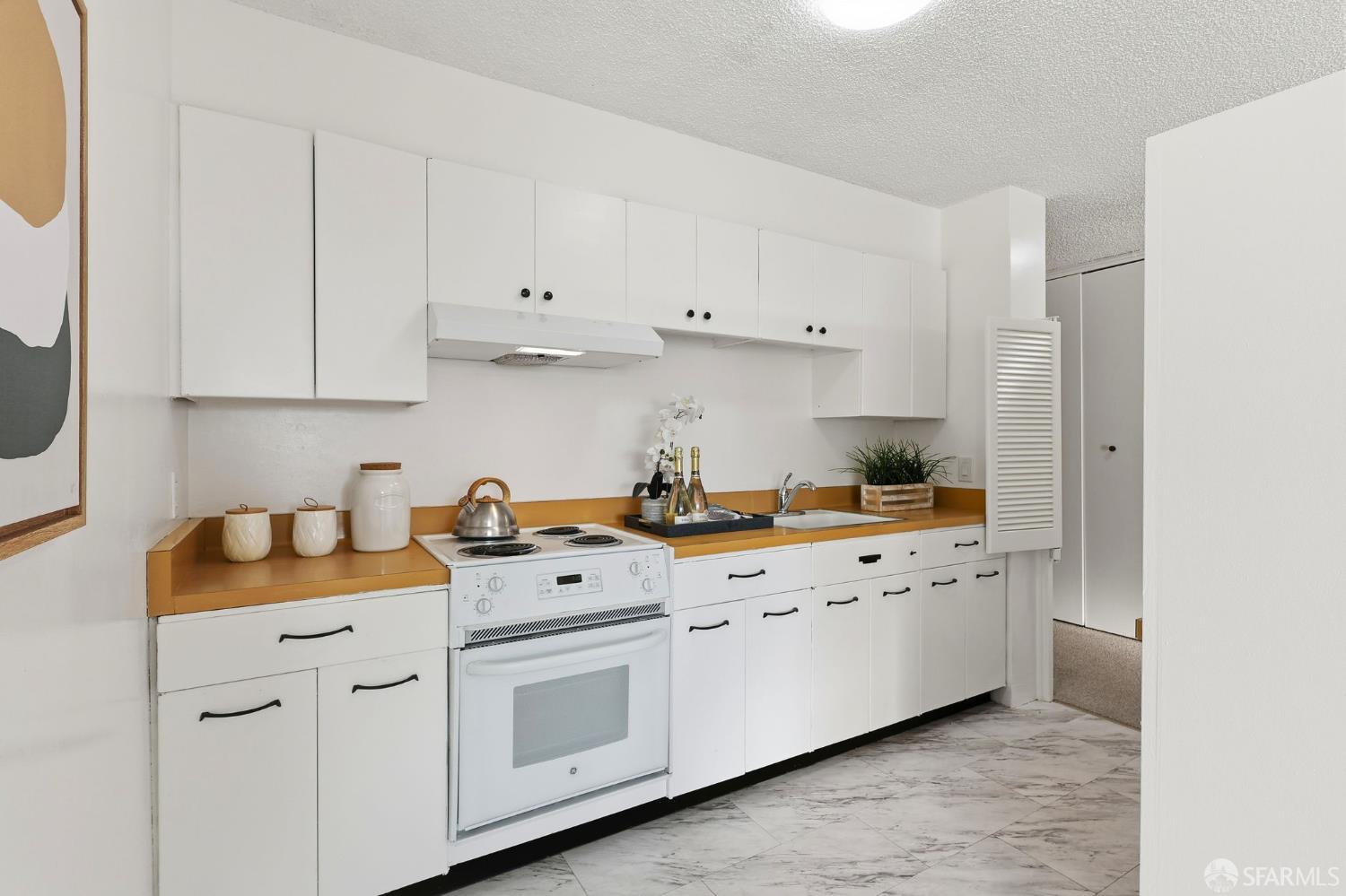 Photo #5: 425070347 Listing: Photo #5