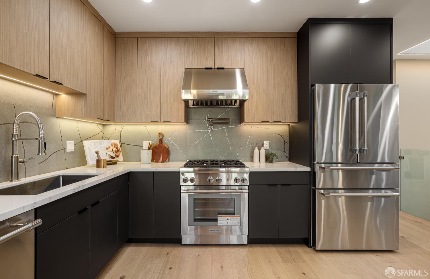 Detail Gallery Image 11 of 82 For 1047 Plymouth Ave, San Francisco,  CA 94112 - 4 Beds | 4 Baths