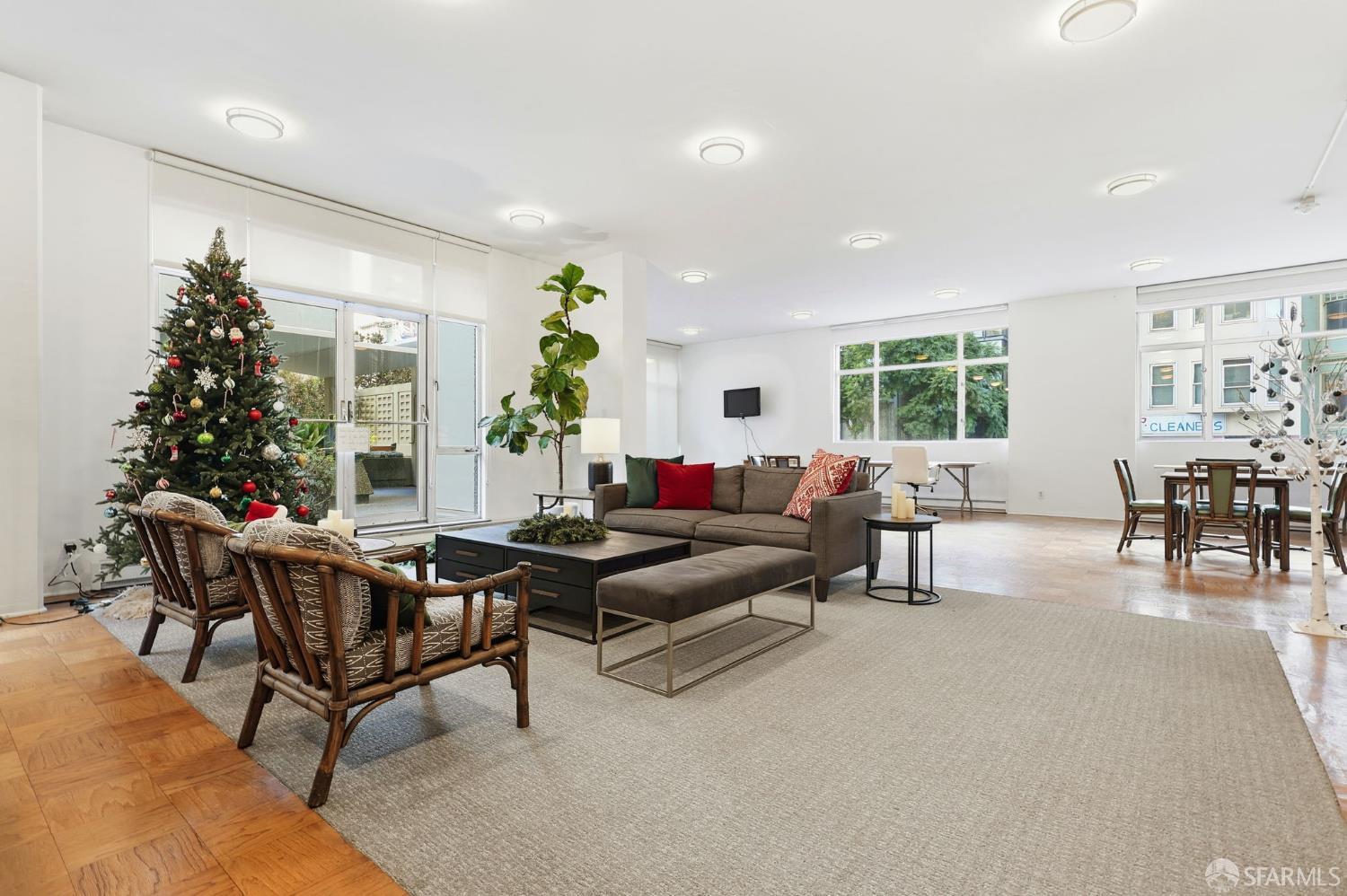 Photo #16: 425070347 Listing: Photo #16