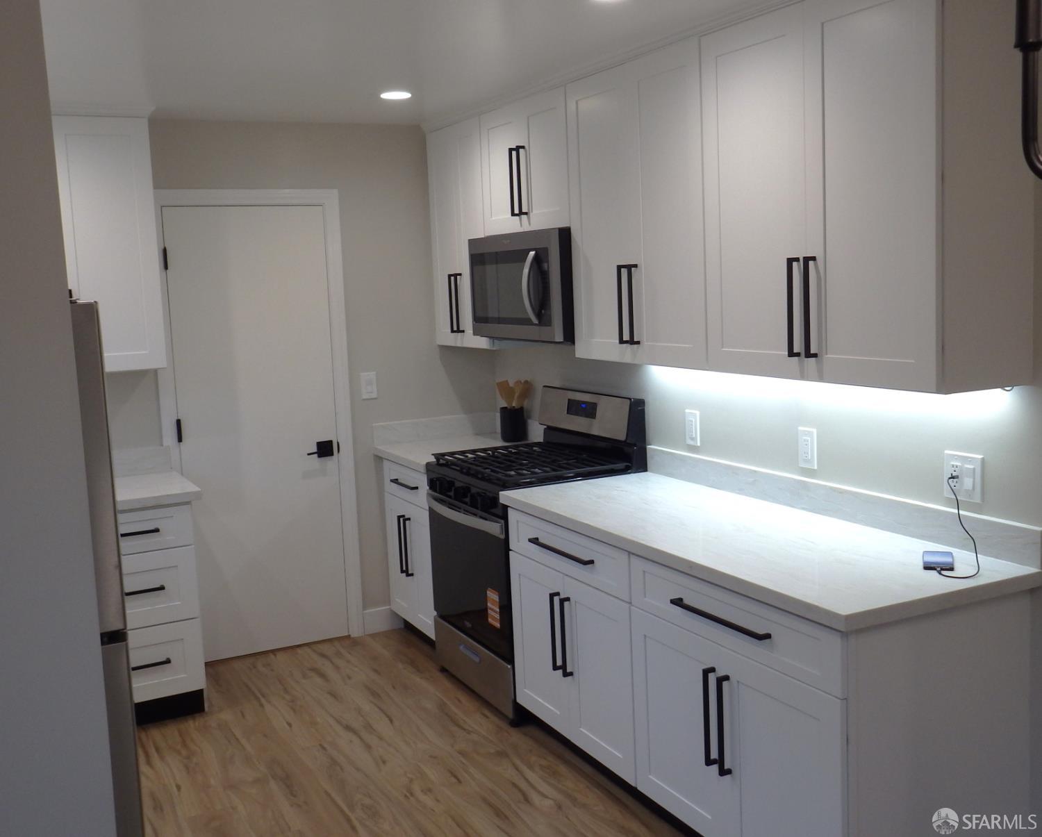 Detail Gallery Image 9 of 19 For 735 Maddux Dr, Daly City,  CA 94015 - 3 Beds | 1 Baths