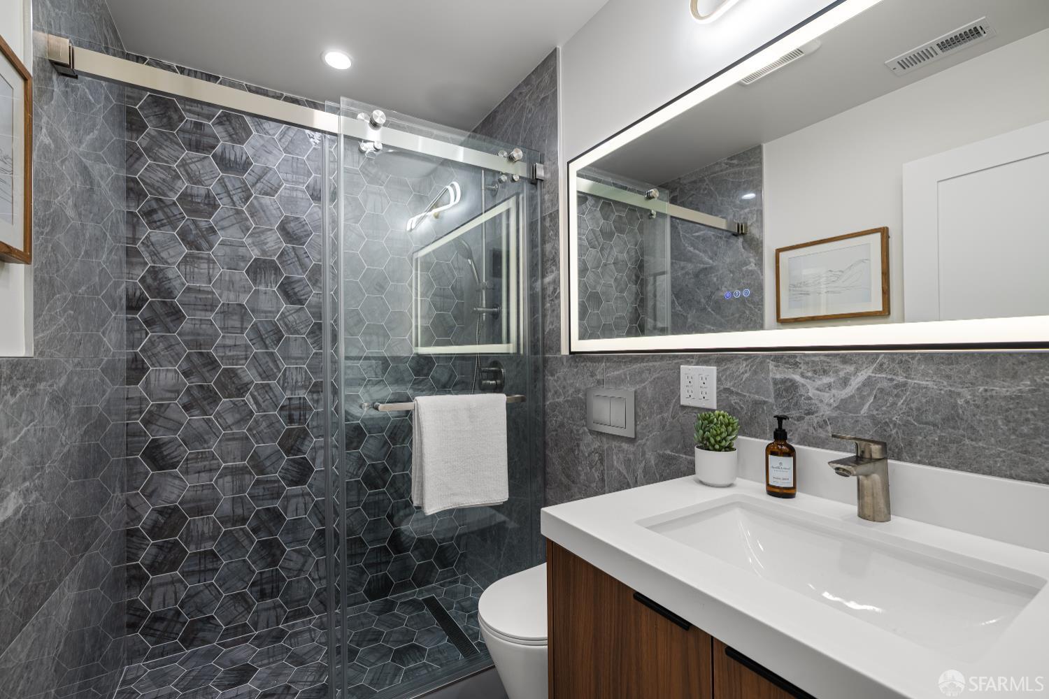 Detail Gallery Image 32 of 82 For 1047 Plymouth Ave, San Francisco,  CA 94112 - 4 Beds | 4 Baths