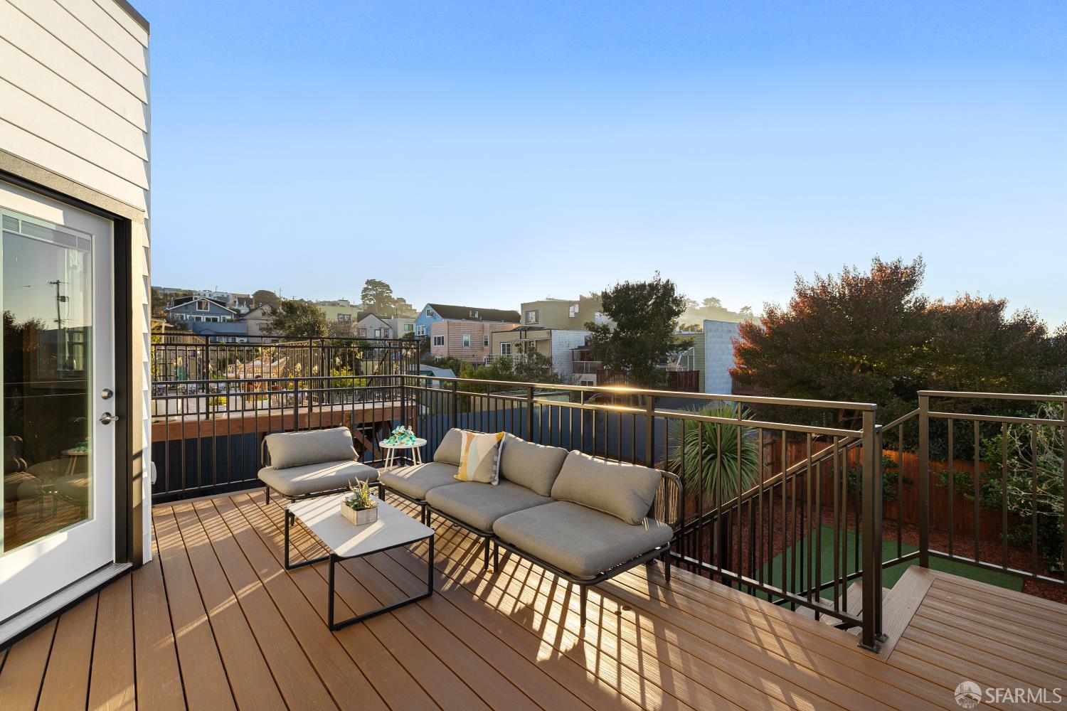 Detail Gallery Image 31 of 82 For 1047 Plymouth Ave, San Francisco,  CA 94112 - 4 Beds | 4 Baths