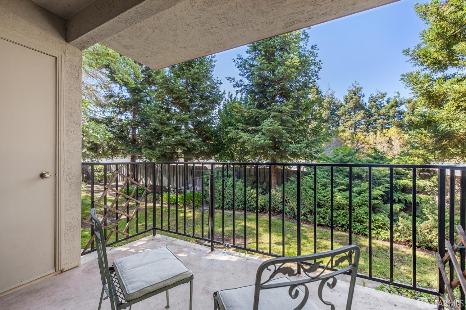 Detail Gallery Image 6 of 40 For 1910 Barrymore Cmn #C,  Fremont,  CA 94538 - 2 Beds | 1 Baths