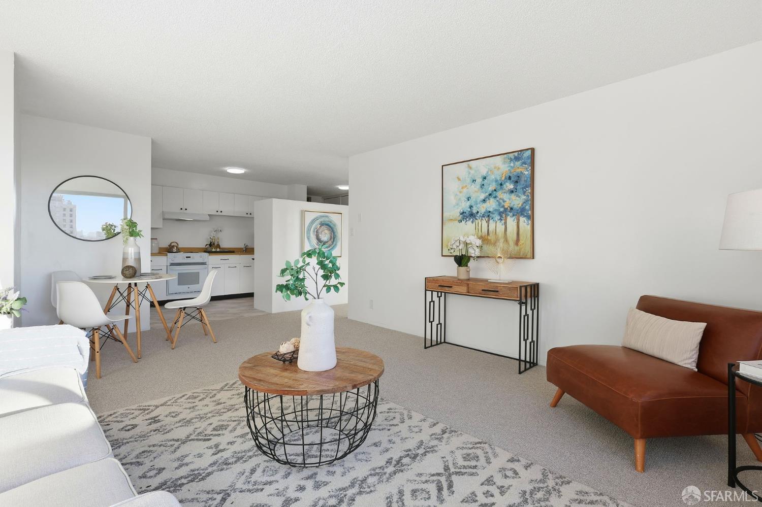 Photo #4: 425070347 Listing: Photo #4