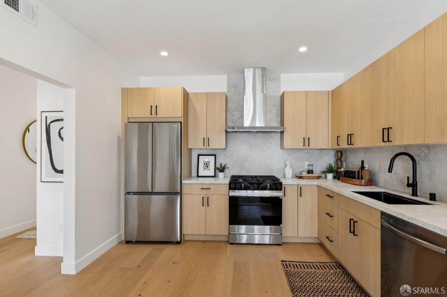 Detail Gallery Image 4 of 13 For 880 26th Ave #3,  San Francisco,  CA 94121 - 2 Beds | 1 Baths