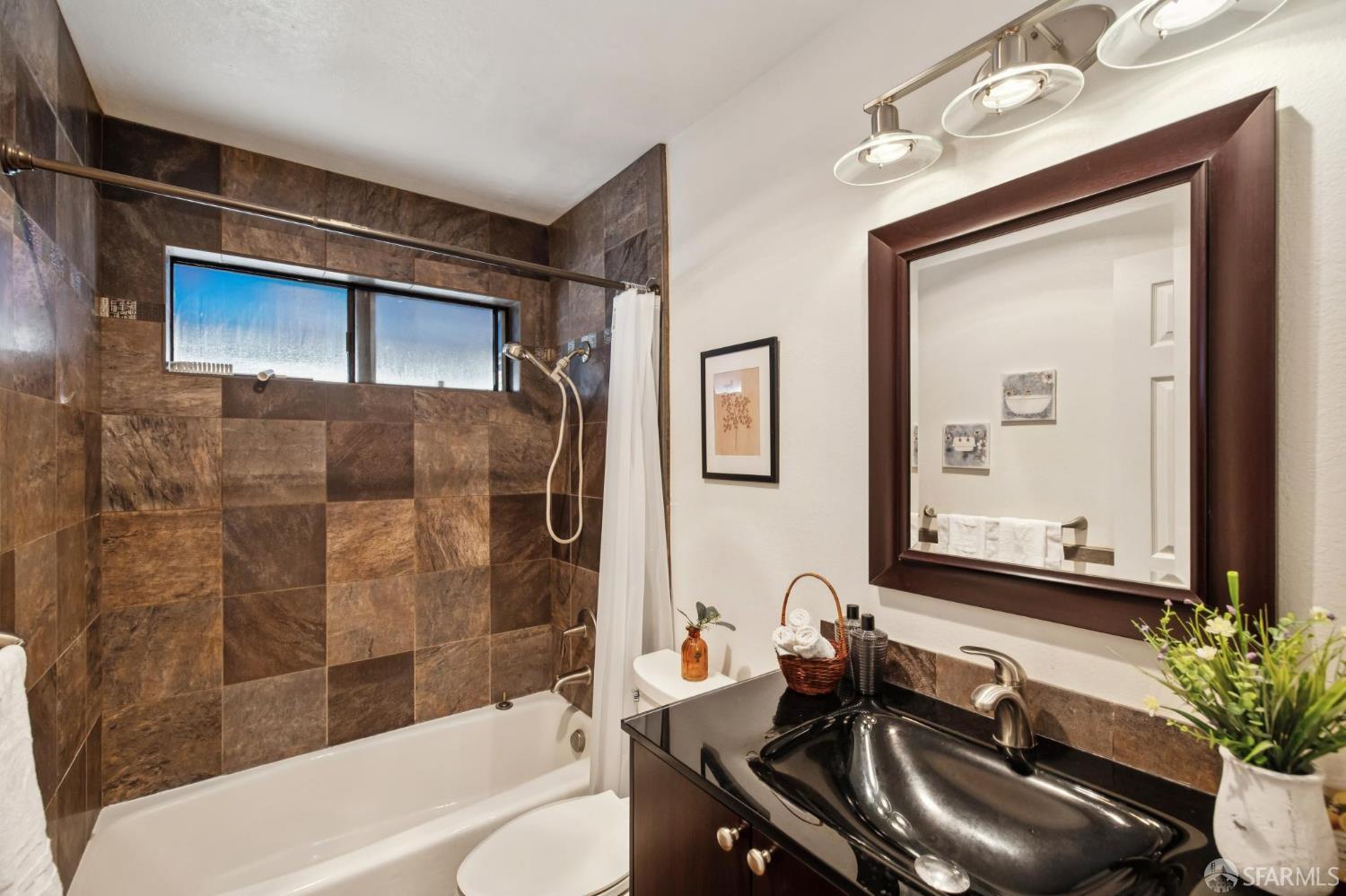 Detail Gallery Image 18 of 40 For 1910 Barrymore Cmn #C,  Fremont,  CA 94538 - 2 Beds | 1 Baths