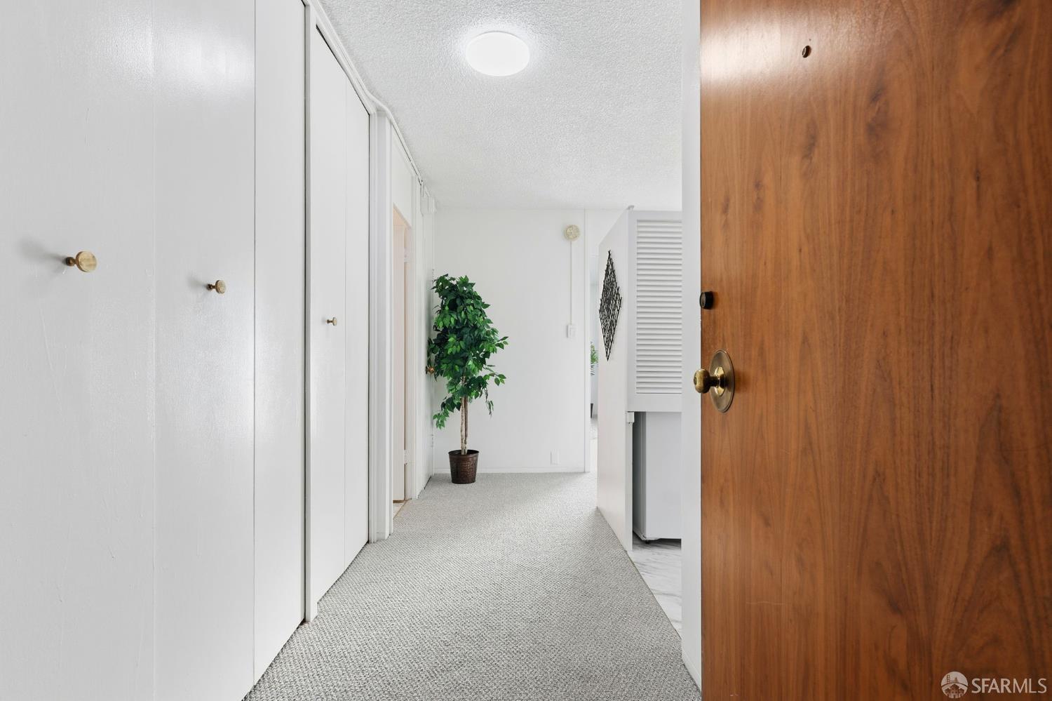 Photo #3: 425070347 Listing: Photo #3