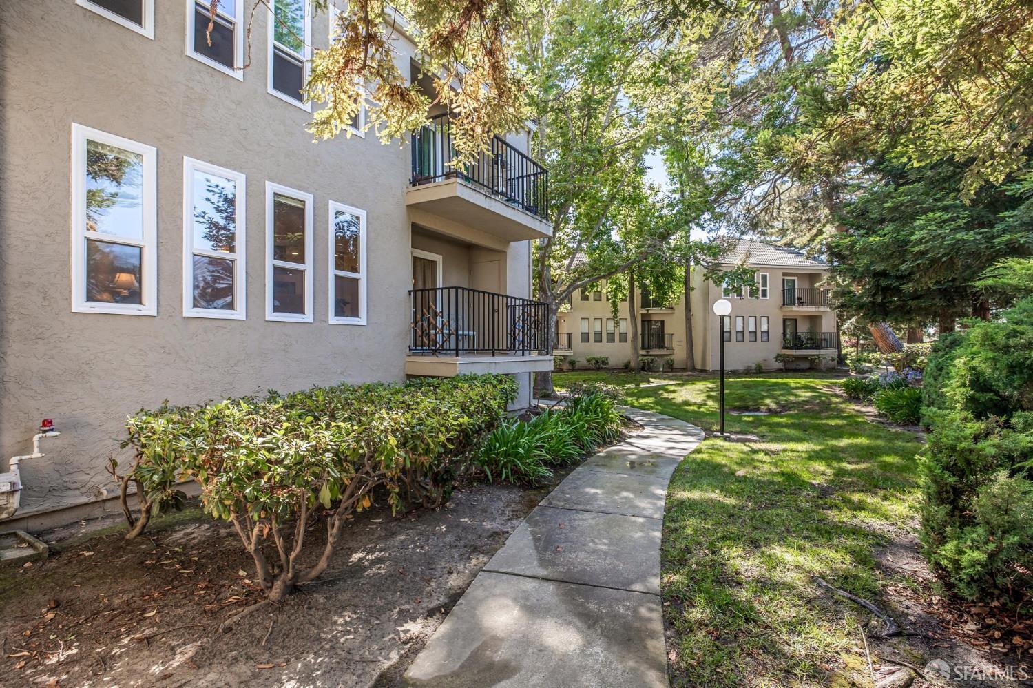 Detail Gallery Image 36 of 40 For 1910 Barrymore Cmn #C,  Fremont,  CA 94538 - 2 Beds | 1 Baths