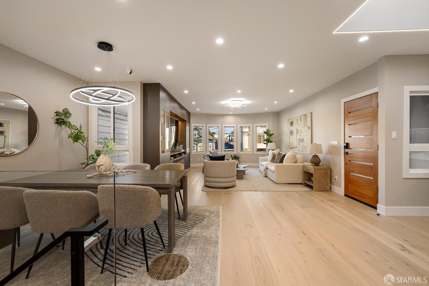 Detail Gallery Image 5 of 82 For 1047 Plymouth Ave, San Francisco,  CA 94112 - 4 Beds | 4 Baths