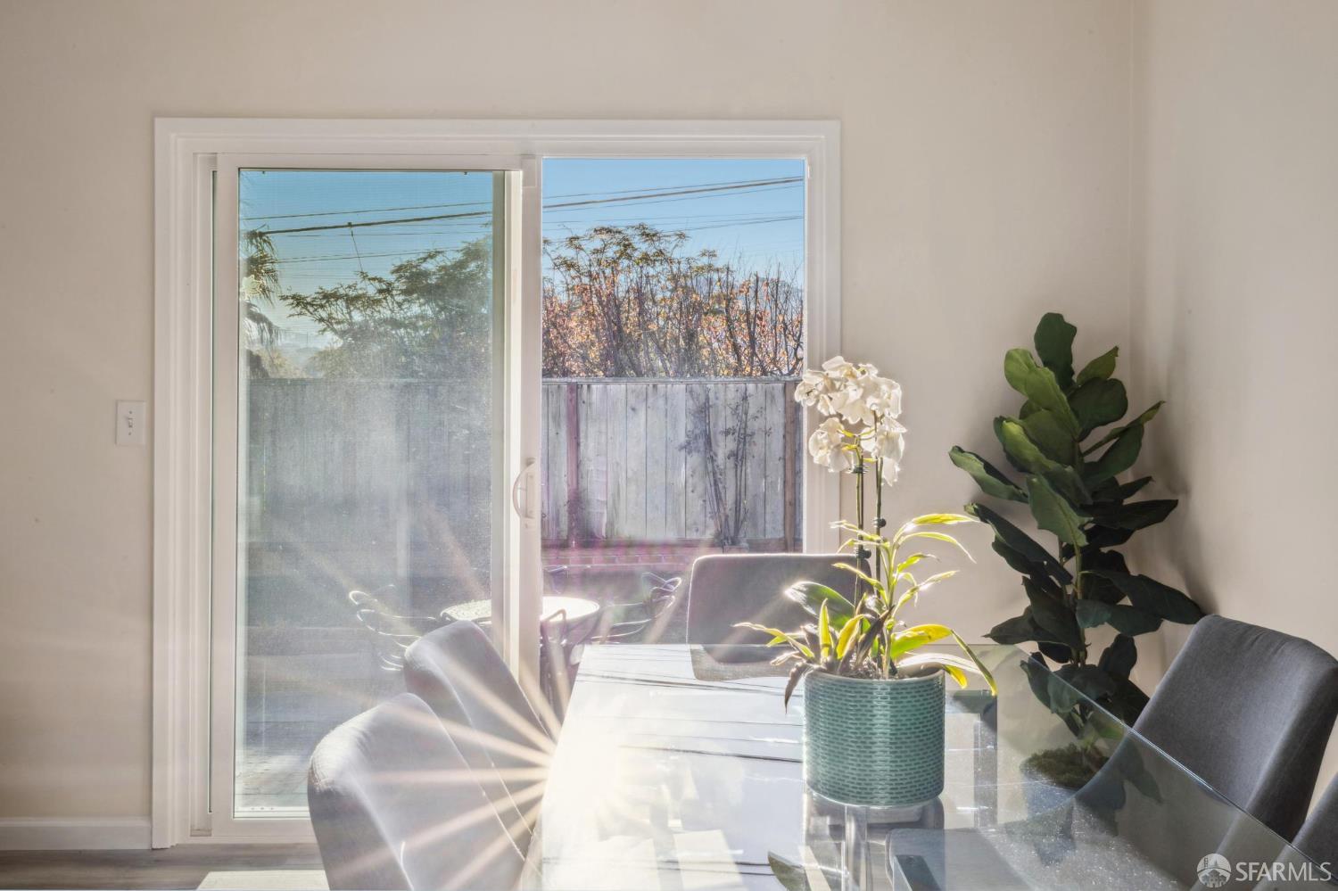 Detail Gallery Image 16 of 45 For 1231 Edgewood Way, South San Francisco,  CA 94080 - 3 Beds | 2 Baths